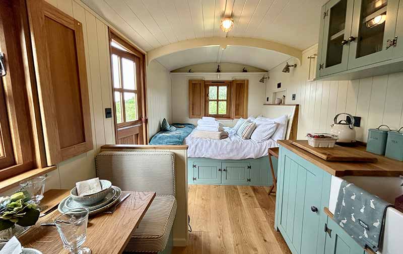 Plankbridge shepherd's hut